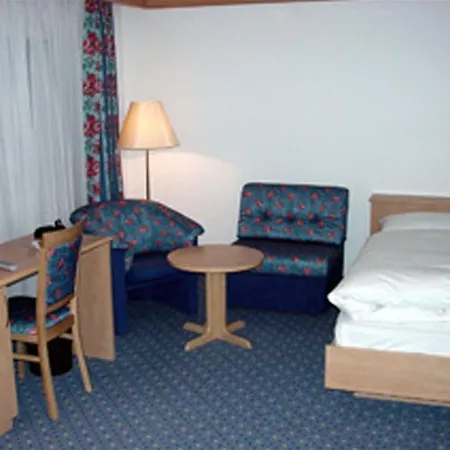 Eden No. 7 Hotel